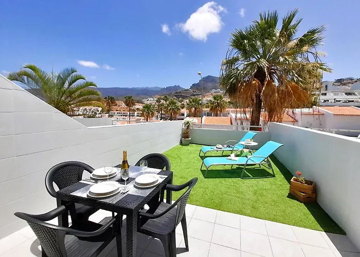 Lovely & Big Terrace Будинок відпочинку