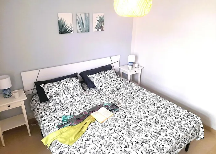 Будинок відпочинку Lovely & Big Terrace *